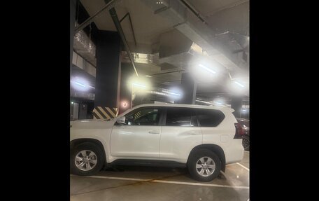 Toyota Land Cruiser Prado 150 рестайлинг 2, 2019 год, 5 800 000 рублей, 2 фотография