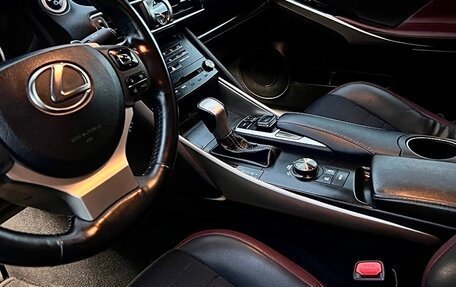 Lexus IS III, 2018 год, 2 850 000 рублей, 6 фотография