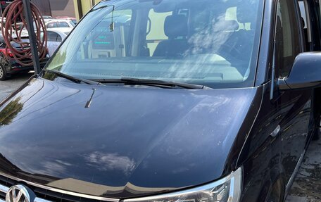 Volkswagen Multivan T6 рестайлинг, 2015 год, 3 450 000 рублей, 2 фотография