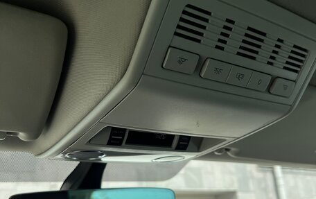 Volkswagen Multivan T6 рестайлинг, 2015 год, 3 450 000 рублей, 17 фотография