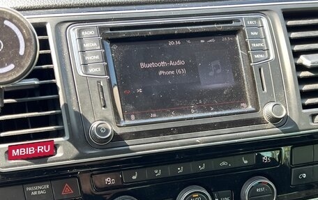 Volkswagen Multivan T6 рестайлинг, 2015 год, 3 450 000 рублей, 19 фотография