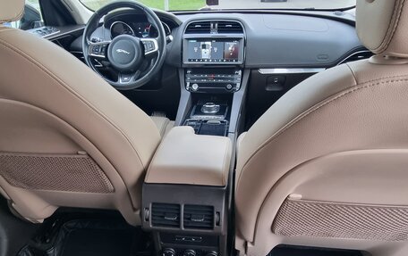 Jaguar F-Pace, 2020 год, 2 490 000 рублей, 24 фотография