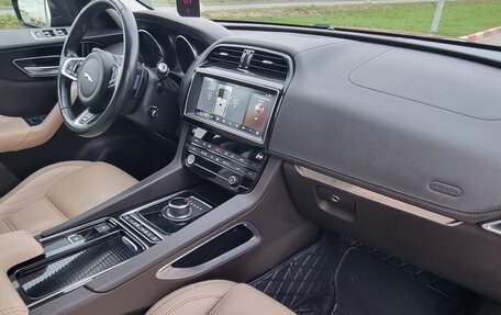 Jaguar F-Pace, 2020 год, 2 490 000 рублей, 29 фотография