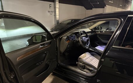 Volkswagen Passat B8 рестайлинг, 2017 год, 1 850 000 рублей, 9 фотография