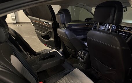 Volkswagen Passat B8 рестайлинг, 2017 год, 1 850 000 рублей, 16 фотография