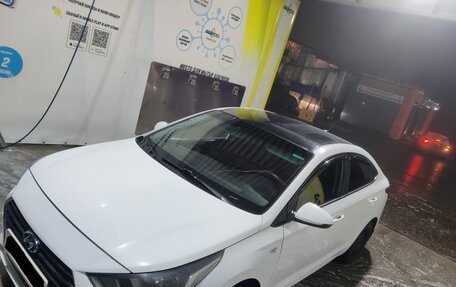 Hyundai Solaris II рестайлинг, 2017 год, 900 000 рублей, 2 фотография