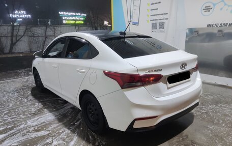 Hyundai Solaris II рестайлинг, 2017 год, 900 000 рублей, 4 фотография