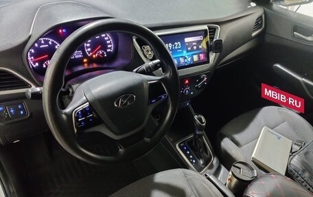 Hyundai Solaris II рестайлинг, 2017 год, 900 000 рублей, 5 фотография