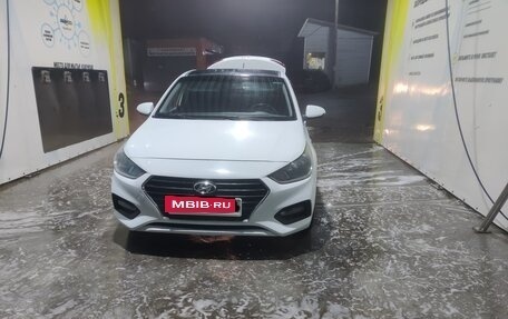 Hyundai Solaris II рестайлинг, 2017 год, 900 000 рублей, 3 фотография