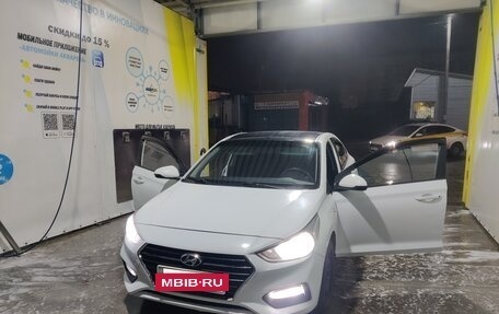 Hyundai Solaris II рестайлинг, 2017 год, 900 000 рублей, 7 фотография