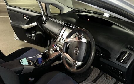 Toyota Prius, 2013 год, 1 350 000 рублей, 9 фотография