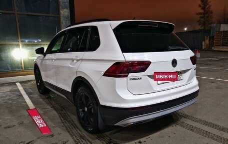 Volkswagen Tiguan II, 2019 год, 2 400 000 рублей, 4 фотография