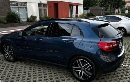 Mercedes-Benz GLA, 2019 год, 2 750 000 рублей, 2 фотография