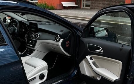 Mercedes-Benz GLA, 2019 год, 2 750 000 рублей, 13 фотография