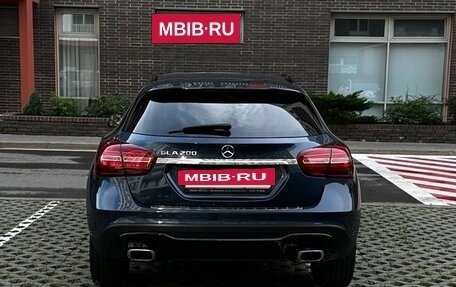 Mercedes-Benz GLA, 2019 год, 2 750 000 рублей, 28 фотография