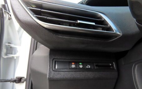 Peugeot 5008 II, 2022 год, 3 250 000 рублей, 10 фотография