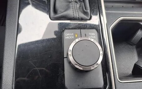 Toyota Tundra, 2022 год, 5 600 000 рублей, 15 фотография