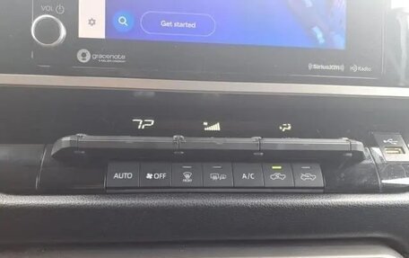 Toyota Tundra, 2022 год, 5 600 000 рублей, 14 фотография