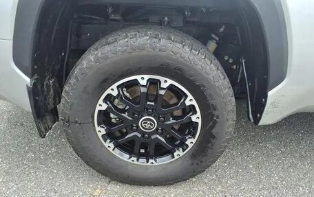 Toyota Tundra, 2022 год, 5 600 000 рублей, 20 фотография