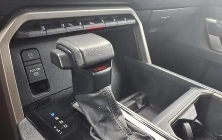 Toyota Tundra, 2022 год, 5 600 000 рублей, 16 фотография