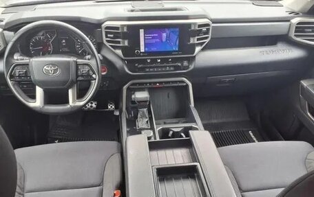 Toyota Tundra, 2022 год, 5 600 000 рублей, 25 фотография