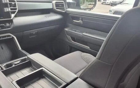 Toyota Tundra, 2022 год, 5 600 000 рублей, 24 фотография