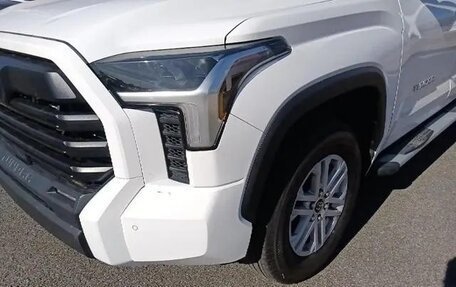 Toyota Tundra, 2022 год, 6 030 000 рублей, 9 фотография