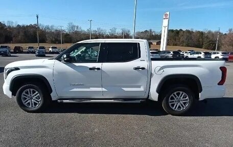 Toyota Tundra, 2022 год, 6 030 000 рублей, 6 фотография