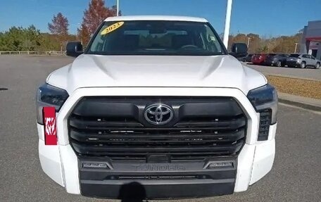 Toyota Tundra, 2022 год, 6 030 000 рублей, 8 фотография