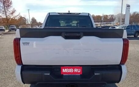 Toyota Tundra, 2022 год, 6 030 000 рублей, 4 фотография