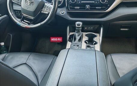 Toyota Highlander, 2024 год, 9 фотография