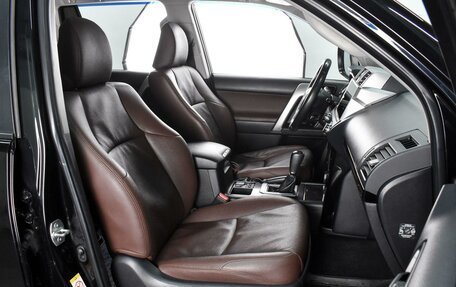 Toyota Land Cruiser Prado 150 рестайлинг 2, 2015 год, 3 539 000 рублей, 8 фотография