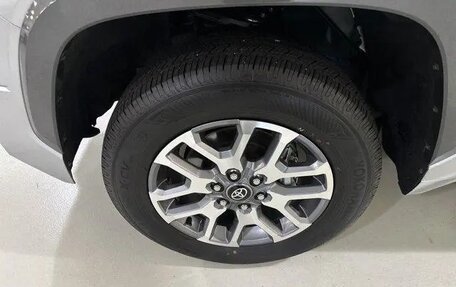 Toyota Tundra, 2022 год, 7 440 000 рублей, 10 фотография