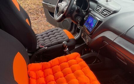 KIA Rio III рестайлинг, 2013 год, 820 000 рублей, 17 фотография