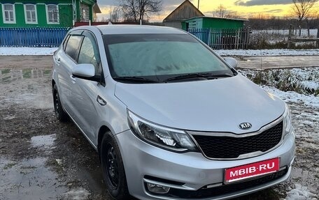 KIA Rio III рестайлинг, 2016 год, 900 000 рублей, 1 фотография