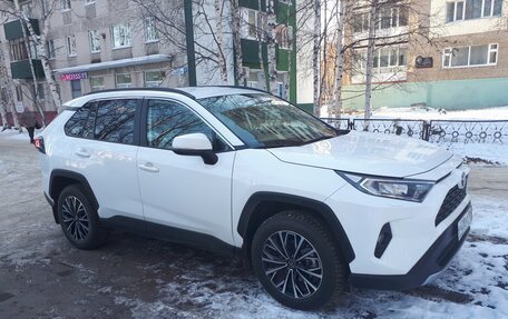 Toyota RAV4, 2021 год, 3 425 000 рублей, 2 фотография