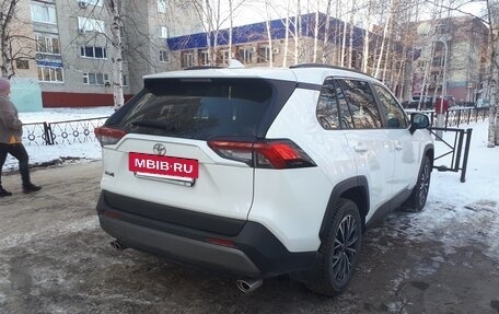 Toyota RAV4, 2021 год, 3 425 000 рублей, 3 фотография