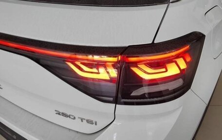 Volkswagen T-Roc I, 2023 год, 2 125 000 рублей, 6 фотография