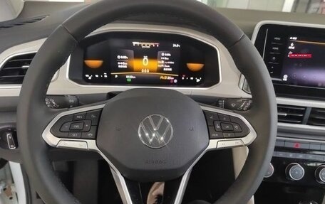 Volkswagen T-Roc I, 2023 год, 2 125 000 рублей, 9 фотография