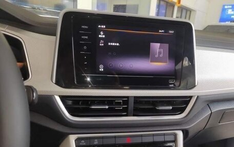 Volkswagen T-Roc I, 2023 год, 2 125 000 рублей, 11 фотография