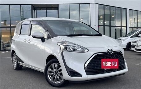 Toyota Sienta II, 2022 год, 1 119 000 рублей, 3 фотография