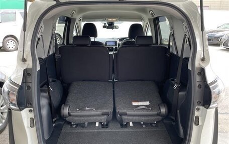 Toyota Sienta II, 2022 год, 1 119 000 рублей, 26 фотография