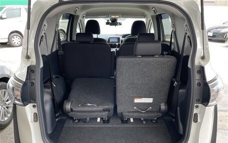 Toyota Sienta II, 2022 год, 1 119 000 рублей, 24 фотография