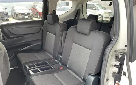 Toyota Sienta II, 2022 год, 1 119 000 рублей, 20 фотография