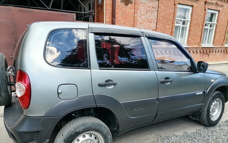 Chevrolet Niva I рестайлинг, 2015 год, 601 000 рублей, 5 фотография