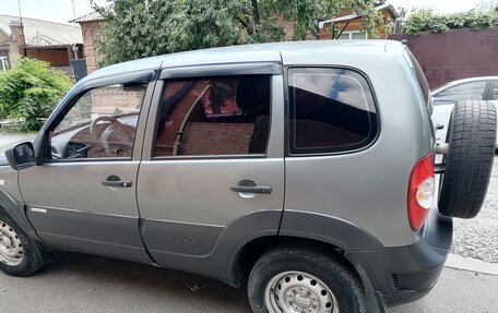 Chevrolet Niva I рестайлинг, 2015 год, 601 000 рублей, 3 фотография