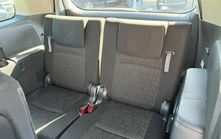 Toyota ISis I, 2013 год, 990 000 рублей, 9 фотография