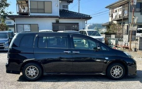 Toyota ISis I, 2013 год, 990 000 рублей, 2 фотография