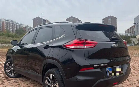 Chevrolet Tracker, 2022 год, 1 400 000 рублей, 4 фотография