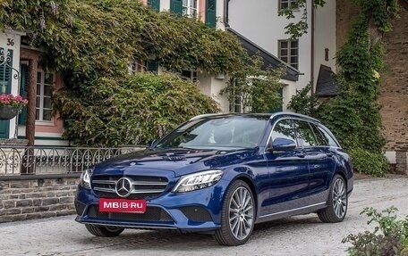 Mercedes-Benz C-Класс, 2018 год, 2 350 000 рублей, 1 фотография